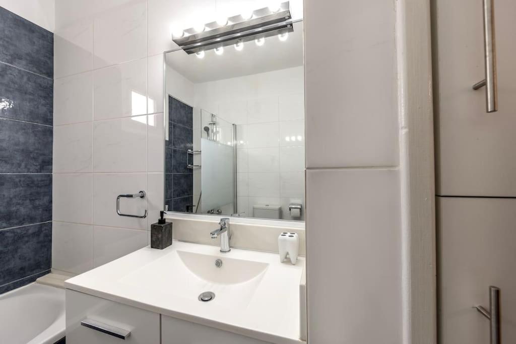 Luxurious Bright & Stylish 2Br With Office In Nicosia Apartment Bagian luar foto