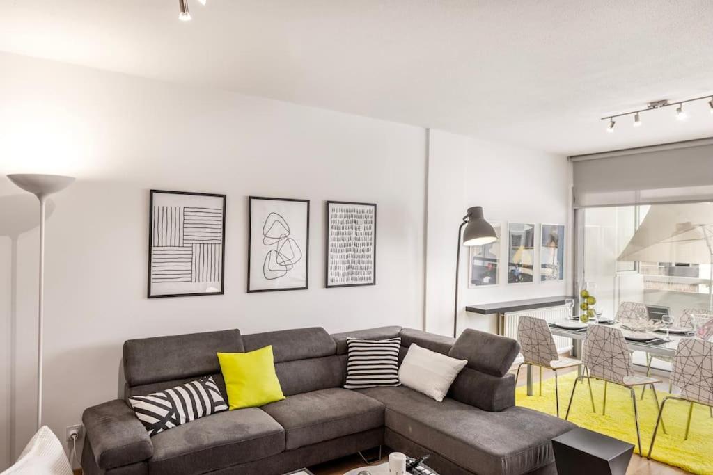 Luxurious Bright & Stylish 2Br With Office In Nicosia Apartment Bagian luar foto